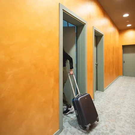 Palazzo Canetti - Piazza Grande - & - Easy Self Check-in 3* לוקרנו