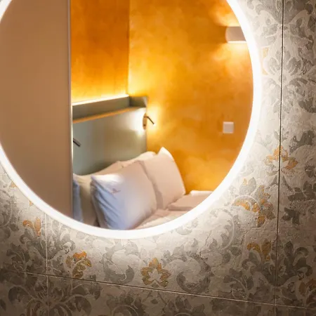 Πανσιόν Palazzo Canetti - Piazza Grande - & - Easy Self Check-in
