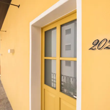 Palazzo Canetti - Piazza Grande - & - Easy Self Check-in 3* Locarno