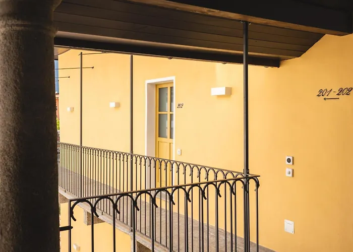 Palazzo Canetti - Piazza Grande - & - Easy Self Check-in 3* Locarno